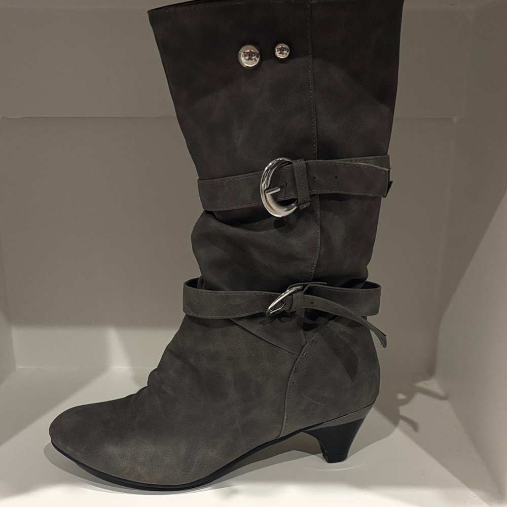 Stylish Gray Women's Boots